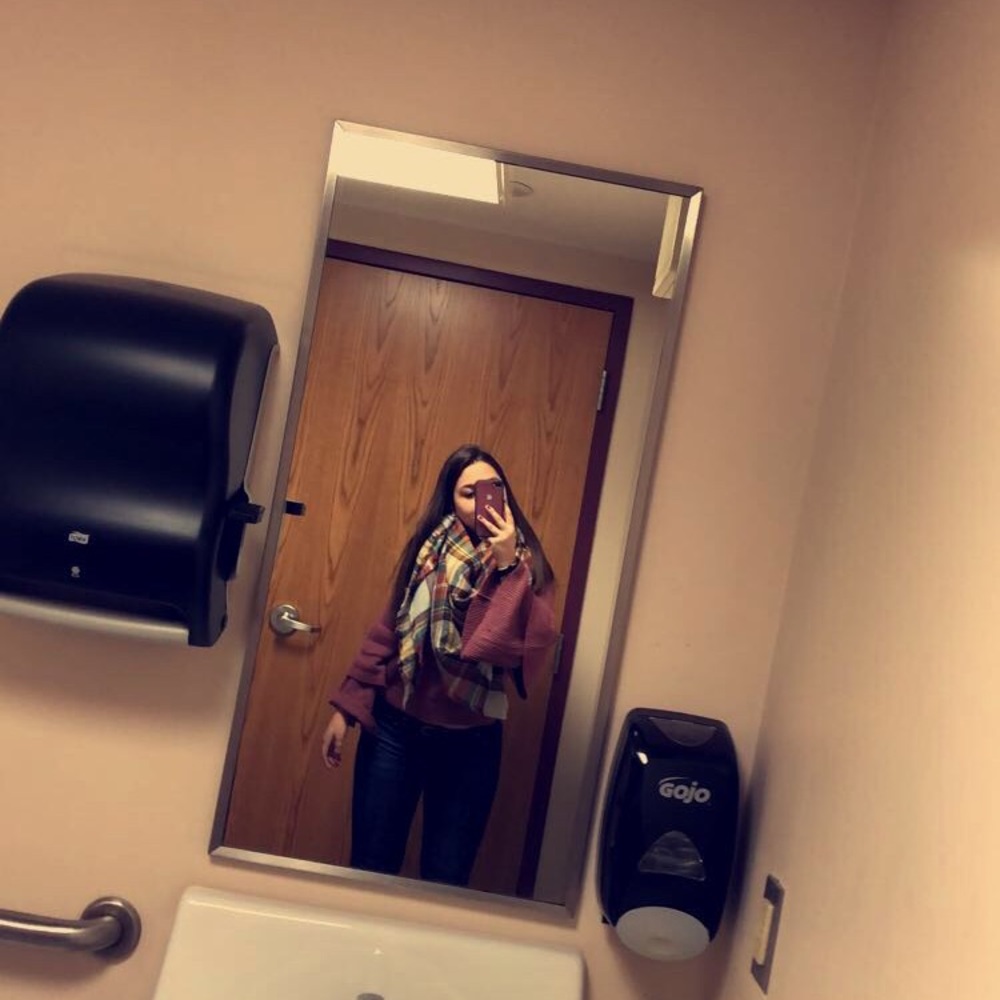 Meet your Posher, Olivia